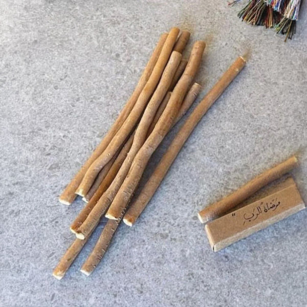 مسواك طازج من المدينة المنورة